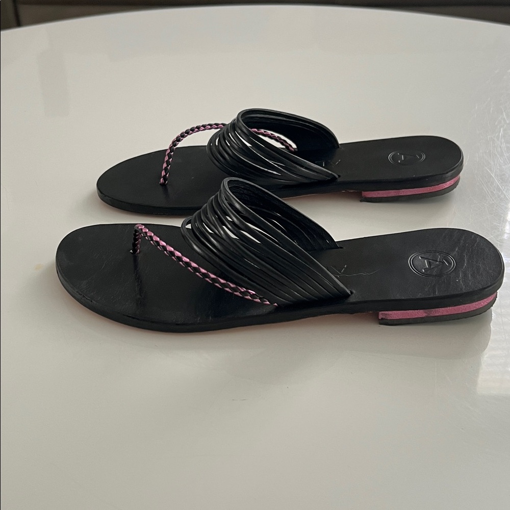 Stylish Black Sandals with Pink Accents Rarely Worn. Made in Italy - Picture 3 of 7